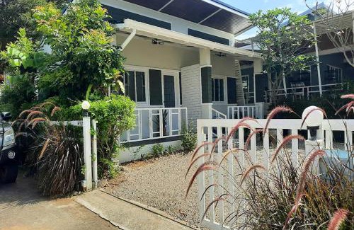 Krabi Bed & Breakfast | Discover Bann Kam B&B: Family-Friendly with Breakfast Included