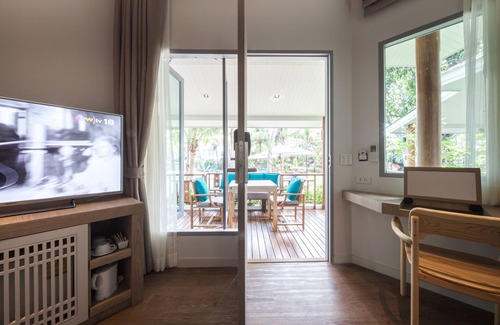 Cha-am Resort | Welcome to Bann Pantai Resort: Family-Friendly Getaway
