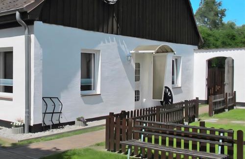 Bannemin Apartment | Family-Friendly Escape at Bannemin, Fewo Sonnenwind