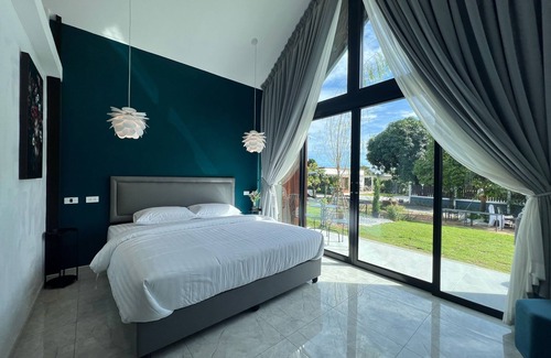 Sattahip Hotel | Guest Rated: Bannjamjuree Resort Sattahip with Breakfast