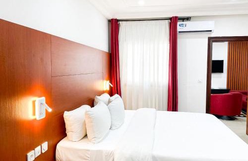 Akwa II Hotel | Relax at Bano Palace Hotel with Pool and Ocean Views