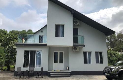 Ureki Villa | Relax at Banovani SEA: Private Beach & Ocean View Awaits