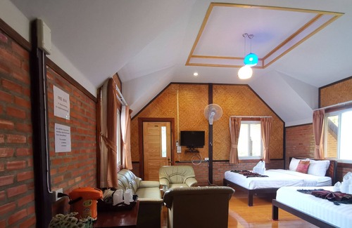Mae Hong Son Hotel | Budget-Friendly Stay at Banphu Montalang Resort
