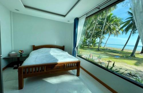 Lang Suan House | Discover บ้านระเบียงเลหลังสวน: Beachfront Haven for Families