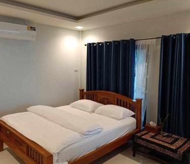 Lang Suan House | Beachfront Escape at บ้านระเบียงเลหลังสวน with Ocean Views
