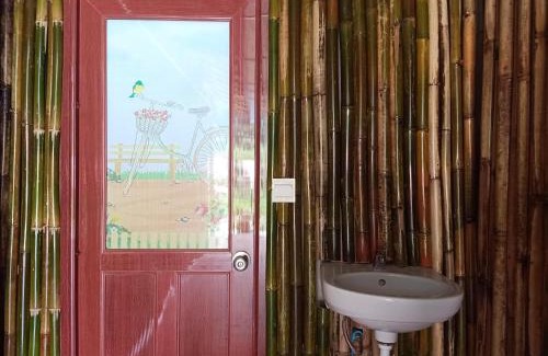 Ban Ta Khun Hotel | Oceanfront Bansuanphutarn with Breakfast & Family Amenities