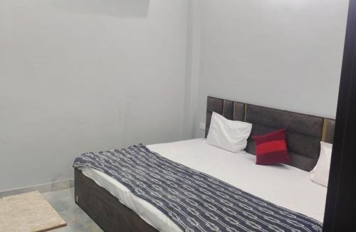 Mathura House | Bansuri inn