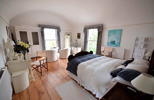 Bantham House | Bantham House: Steps from Beaches with Premier Amenities