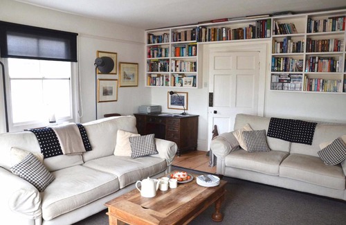 Bantham House | Bantham House: Steps from Beaches with Premier Amenities