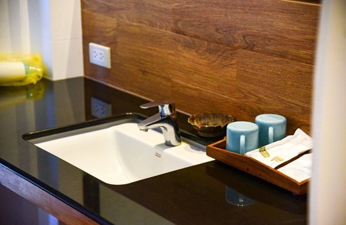 Sawankhalok Hotel | Budget-Friendly Banthongna with Family-Friendly Amenities