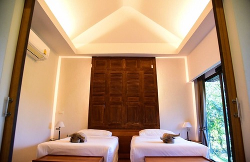 Sawankhalok Hotel | Budget-Friendly Banthongna with Family-Friendly Amenities
