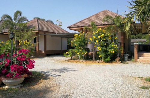 Thung Saliam Resort | Family-Friendly Bantung Resort with Kitchen Amenities