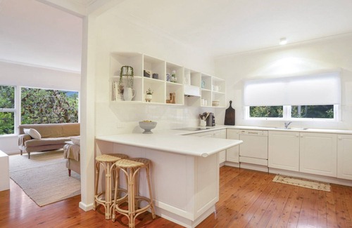Pretty Beach House | Coastal Beach House Retreat - Ideal for Families