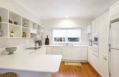 Pretty Beach House | Coastal Beach House Retreat - Ideal for Families