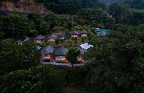 Sirala Resort | Discover Banyan By The Ganges: Pet-Friendly Retreat