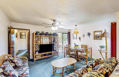 Nawiliwili Apartment | Family-Friendly Getaway at Banyan Harbor B18 with Pool