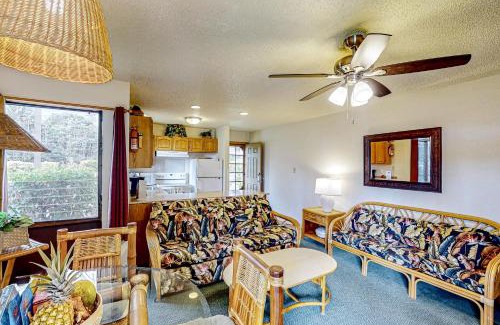 Nawiliwili Apartment | Family-Friendly Getaway at Banyan Harbor B18 with Pool