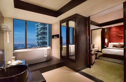 Thung Maha Mek Hotel | Exquisite Banyan Tree Bangkok: Rated 9/10 with Spa & Pool