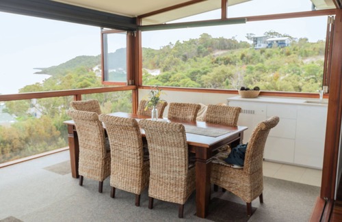 Brisbane Waterfront House | Banyandah Waters Beach House: Private Pool & Ocean Views
