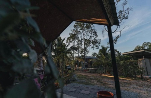 Chumphon Villa | Cozy Bao Fu House: Pet and Child Friendly Retreat