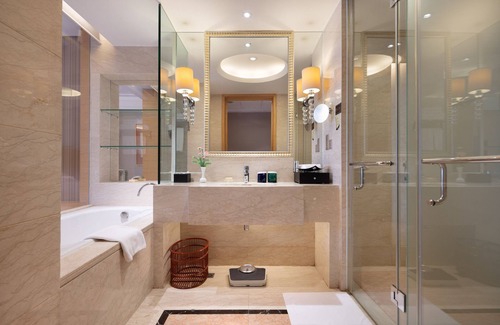 Bao'an Hotel | Elegant Baolilai International Hotel Shenzhen with Spa & Pool