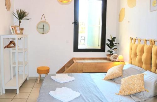 Villars Hotel | Pet-Friendly Bar des Amis with Restaurant & Breakfast Options