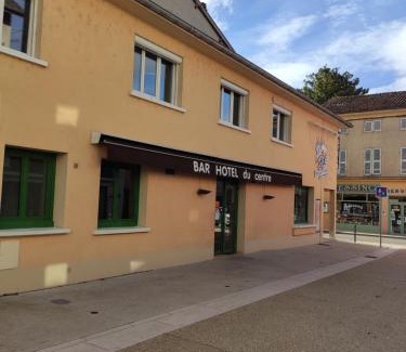 Montrevel-en-Bresse Hotel | Cozy BAR HOTEL DU CENTRE with Restaurant & Great Reviews