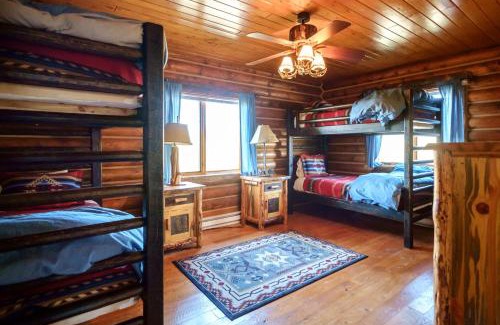 West Yellowstone Cabin | Experience Oceanfront Comfort at Bar N Ranch with Pool & More