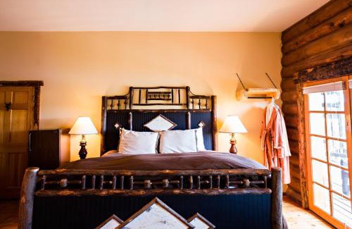 West Yellowstone Cabin | Experience Oceanfront Comfort at Bar N Ranch with Pool & More