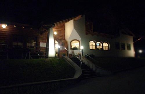 Bleggio Superiore Hotel | Guest Rated 10/10: Bar Ristorante Affittacamere Passo Durone