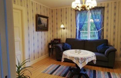 Amal Municipality Cabin | Unforgettable Stay at Bara Vara Garden with Hot Tub Access