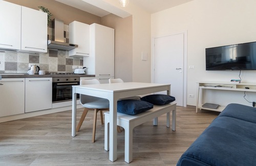 Saragozza-Porto Apartment | Cozy Baracca 7 B Apartment: Perfect for Families & Accessible