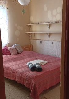 Vonyarcvashegy Apartment | Barackvirág Apartmanház: Pet-Friendly Oceanfront Retreat