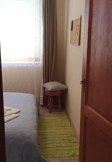 Vonyarcvashegy Apartment | Barackvirág Apartmanház: Pet-Friendly Oceanfront Retreat
