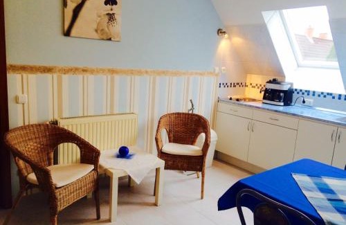 Tihany House | Discover Barackvirág Vendégház: Oceanfront Bliss Awaits
