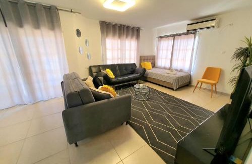 Eilat Apartment | Relax at Barak Royal Suites with Garden Hot Tub & Ocean Views