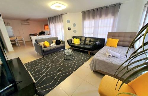 Eilat Apartment | Relax at Barak Royal Suites with Garden Hot Tub & Ocean Views