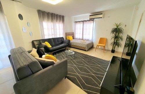 Eilat Apartment | Relax at Barak Royal Suites with Garden Hot Tub & Ocean Views