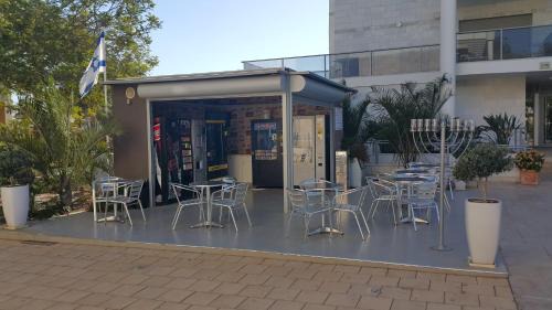 Eilat Apartment | Barak Royal Suites VIP: Steps from Beach & Ocean Views