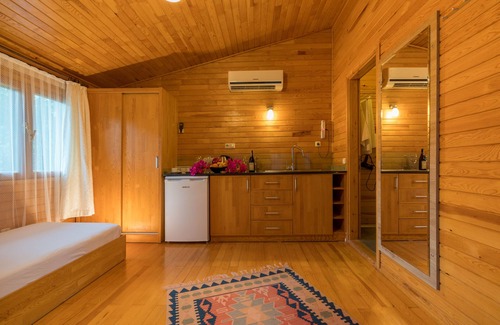 Cirali Bed & Breakfast | Discover Baraka House Cirali: Family-Friendly Retreat