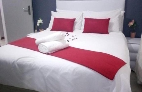 Umtata Cabin | Guest-Friendly Baraka Lodge in Mthatha with Breakfast