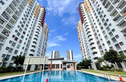 Kampung Rinching Ulu Apartment | Cozy Barakah Sufi Apartment: Pool, Hot Tub & Family Fun