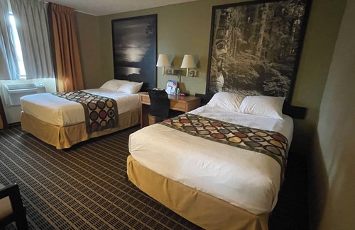 Sitka Hotel | Pet-Friendly Baranof Lodge with Breakfast & Family Amenities