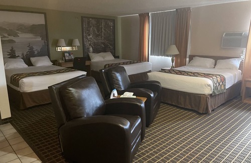 Sitka Hotel | Pet-Friendly Baranof Lodge with Breakfast & Family Amenities