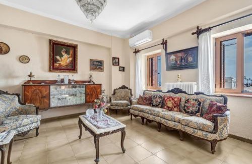 Vonitsa House | Experience Barba Panais' House: Oceanfront Family Retreat
