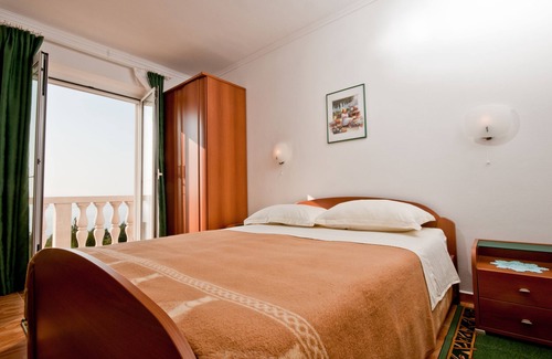 Povlja Hotel | Highly Rated Barba Petra Dvori Apartments with Great Amenities