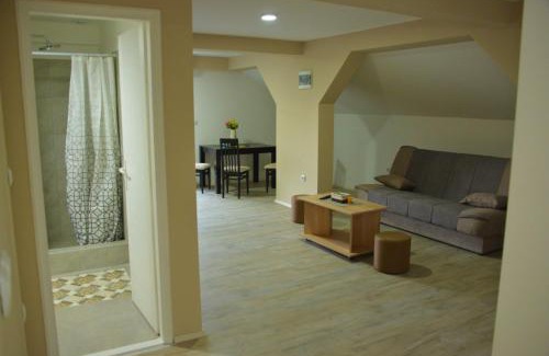 Kladovo Apartment | Family-Friendly Barba: Rated 10/10 for Guest Satisfaction