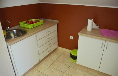 Kladovo Apartment | Family-Friendly Barba: Rated 10/10 for Guest Satisfaction