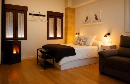 Old Town Baeza Apartment | Barbacana, dieciocho: Family-Friendly with Top Ratings