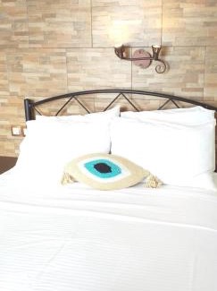 Ormos Panagias Apartment | Barbagiannis House: Ocean View with Pool & Perfect 10 Score